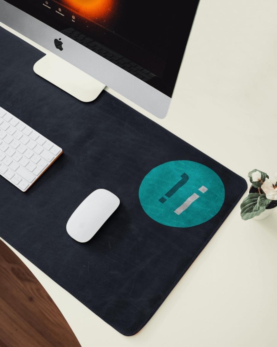 Picture of keybord and mouse pad